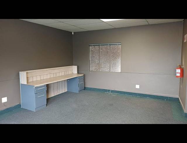 INDUSTRIAL PROPERTY TO RENT IN HENNOPSPARK